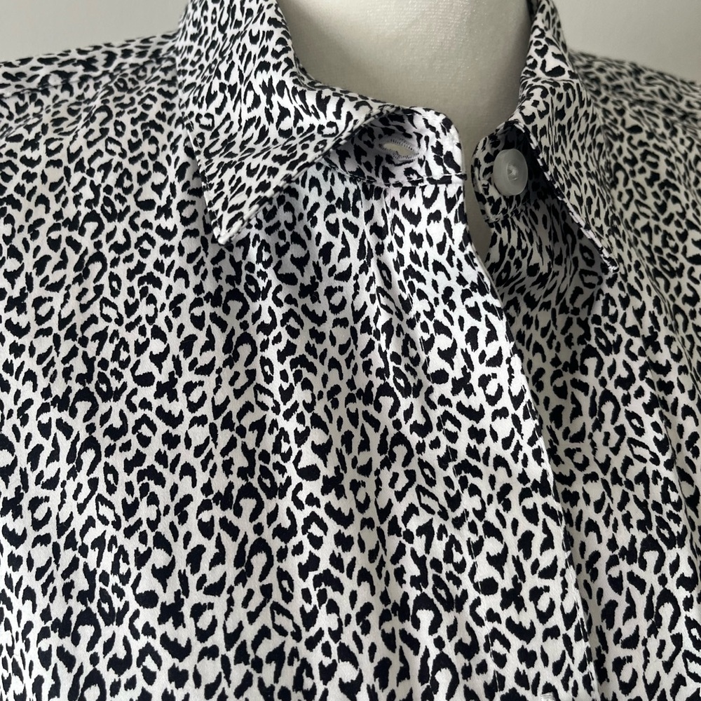 Chico's Black and White Sleeveless Blouse